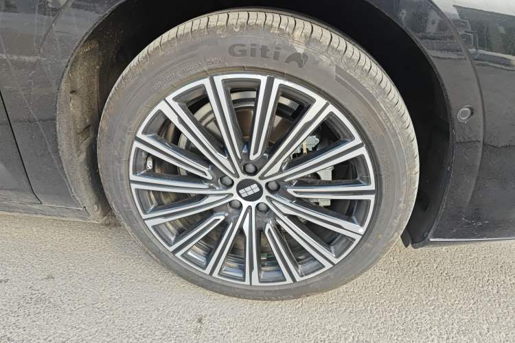 Used  Galaxy 8 2025 130km EM-i Flagship Edition