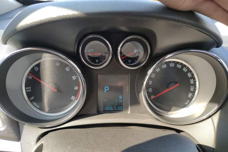 Used Buick Encore 2015 1.4T Automatic Two-Wheel Drive Urban Elite Version