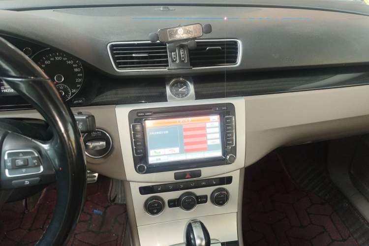 Used Volkswagen Magotan 2015 Facelift 1.8TSI Luxury Model
