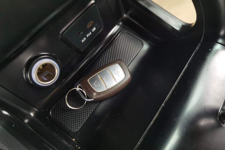 Used Hyundai ix35 2015 2.0L Automatic 2WD Smart Version China V Standard
