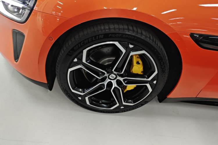 Used Xiaomi Auto SU7 2024 Four-Wheel Drive Ultra-Long Range Advanced Intelligent Driving Max Edition
