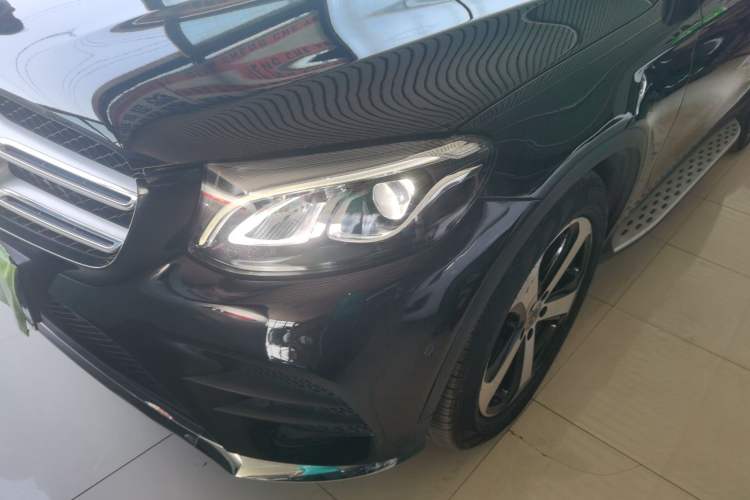 Used Mercedes-Benz GLC 2018 Facelift GLC 260 4MATIC Luxury Edition
