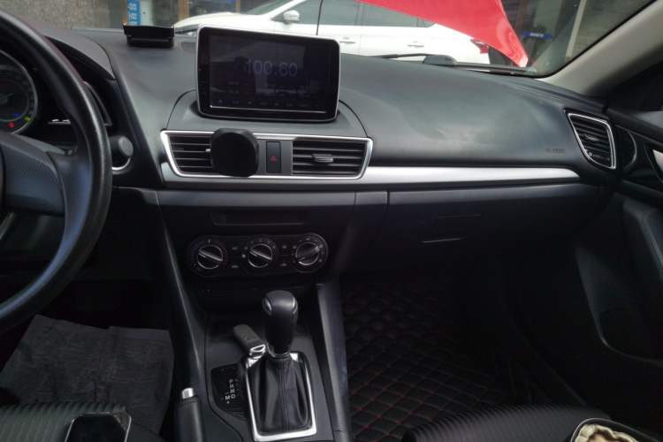 Used Mazda Mazda 3 Axela 2016 Sedan 1.5L Automatic Comfort Model
