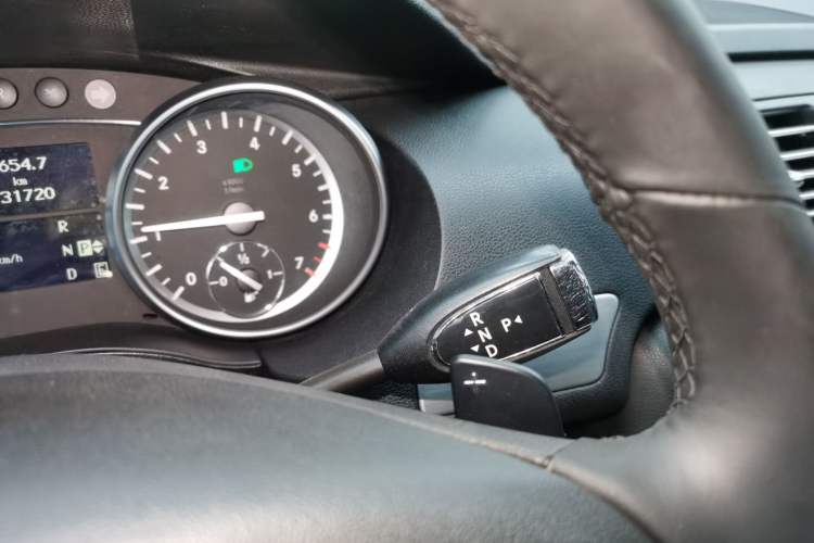 Used Mercedes-Benz R-Class 2014 R 320 4MATIC Business Model