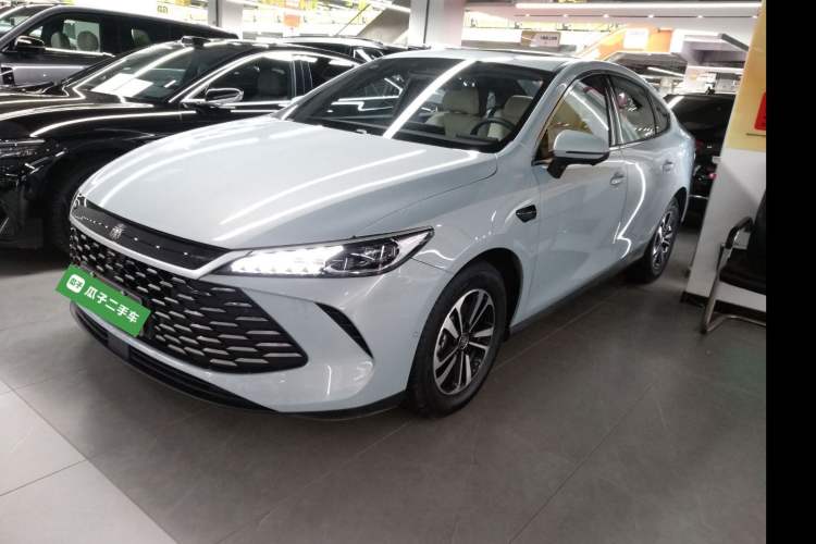 Used BYD Qin PLUS 2025 DM-i Smart Drive 55KM Beyond Model
