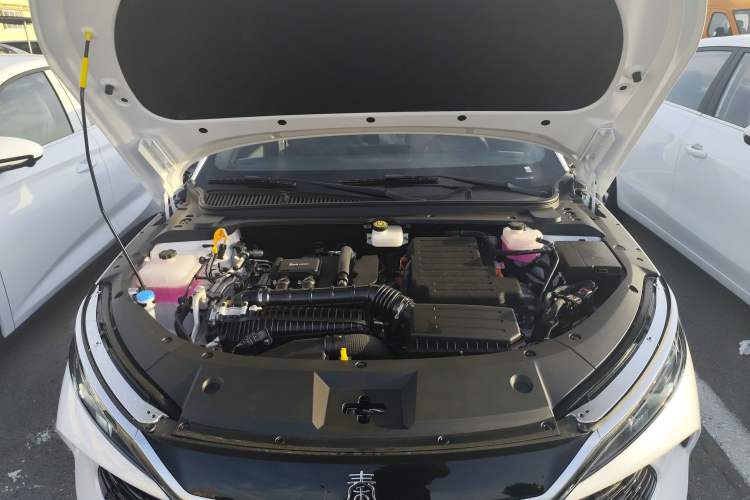 Used BYD Qin L 2025 DM-i Smart Drive 80KM Leading Model
