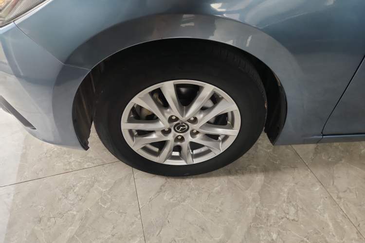 Used Mazda Mazda 3 Axela 2016 Sedan 1.5L Automatic Luxury Model
