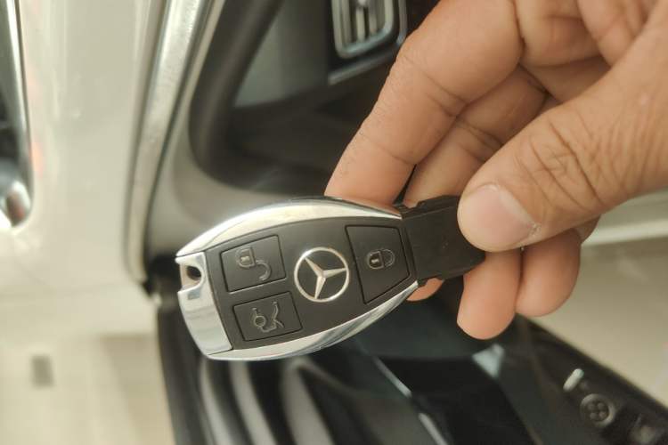 Used Mercedes-Benz E-Class 2015 Facelift E 200 L Sport Edition
