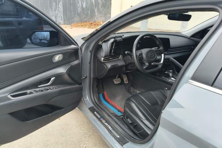 Used Hyundai Elantra 2021 1.5L CVT LUX Prestige Edition