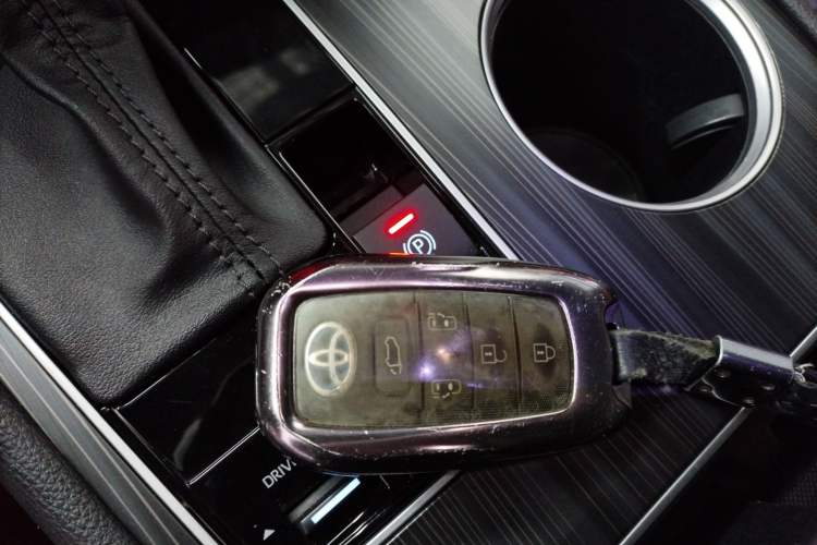 Used Toyota Sienna 2021 2.5L Hybrid Premium Edition