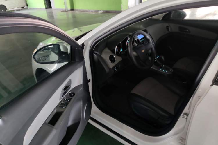 Used Chevrolet Cruze 2013 1.8L SE AT
