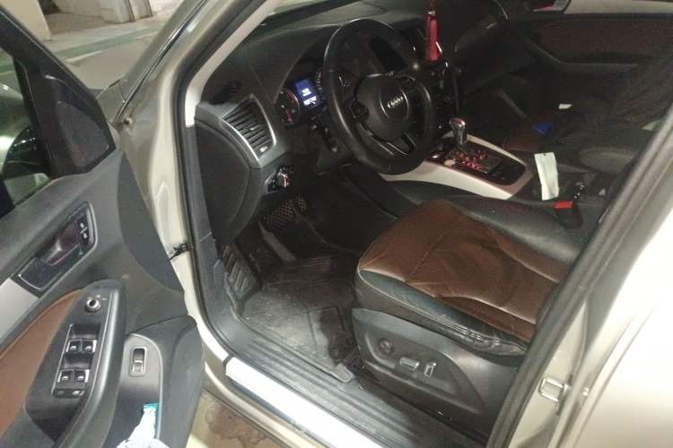 Used Audi Q5 2018 Collector's Edition 40 TFSI Ambition Model
