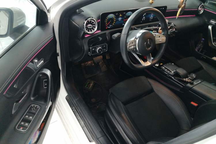 Used Mercedes-Benz A-Class 2020 Restyled A 200 L Sport Sedan Fashion Version
