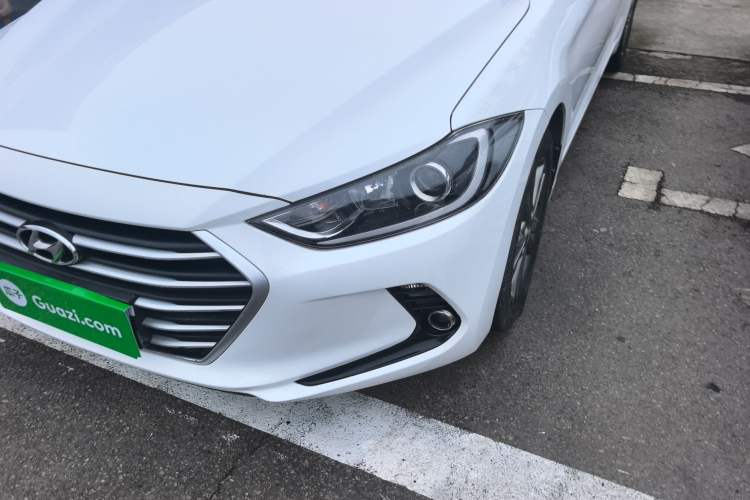 Used Hyundai Elantra 2016 1.6L Manual ZhiXuan · Dynamic Model
