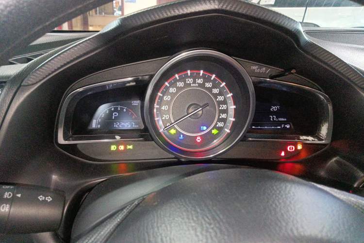 Used Mazda Mazda 3 Axela 2016 Sedan 1.5L Automatic Luxury Model
