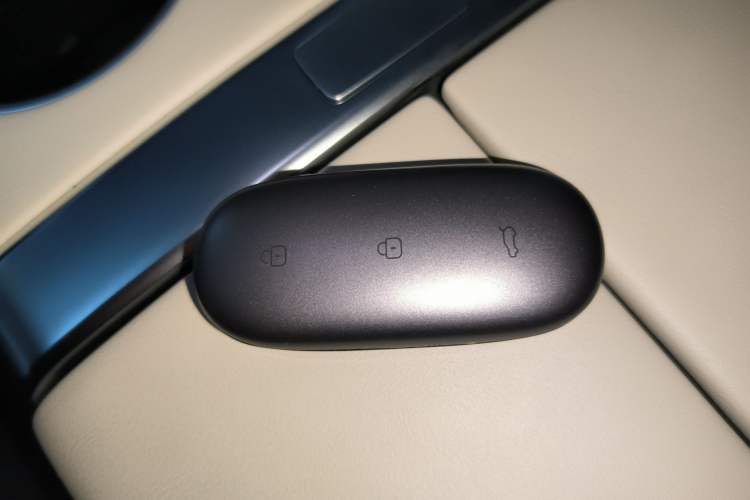 Used Li Auto L9 2025 Pro Smart Refresh Edition
