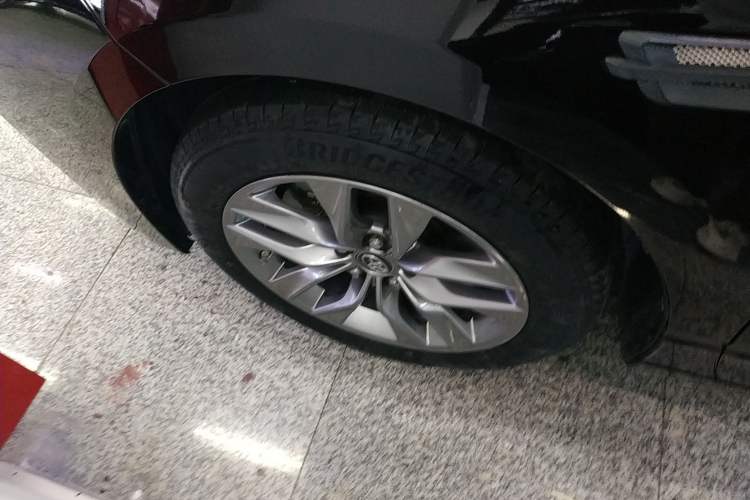 Used Toyota Avalon 2019 2.5L Ambition Version China VI Standard
