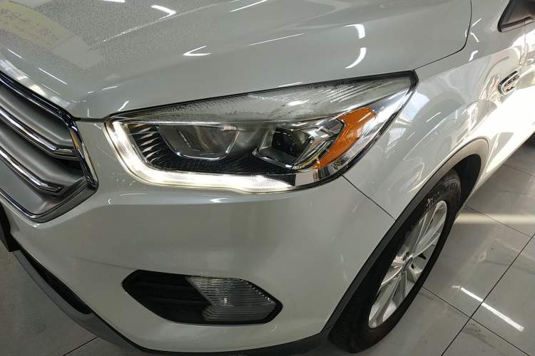 Used Ford Kuga 2018 Facelifted EcoBoost 180 Two-Wheel-Drive Platinum Wing Edition
