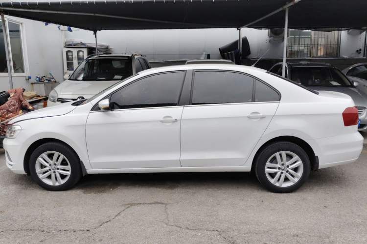 Used Volkswagen Jetta 2017 1.4L Manual Comfort Model
