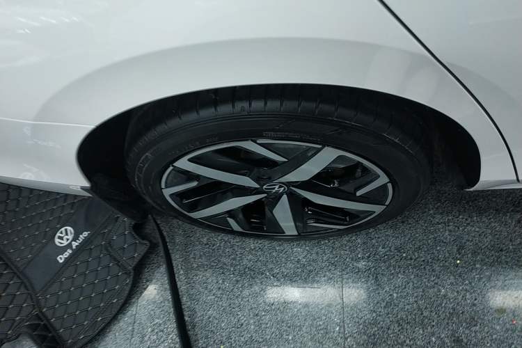 Used Volkswagen Lamando 2023 Lavida L 280TSI DSG Cool & Spicy Edition
