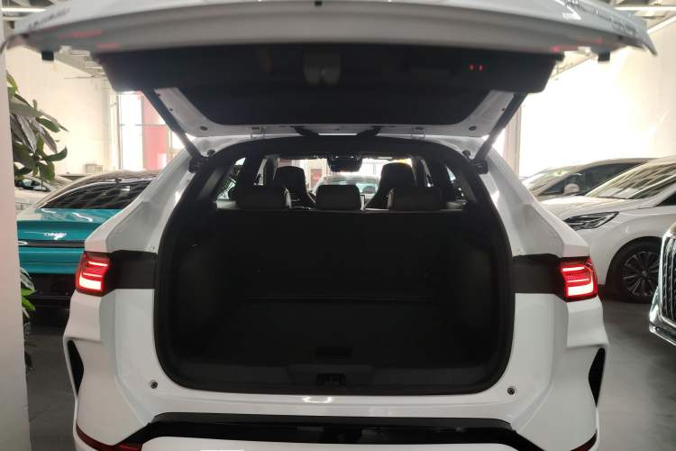 Used BYD Song PLUS New Energy 2025 EV Smart Drive Edition 605km Flagship Model
