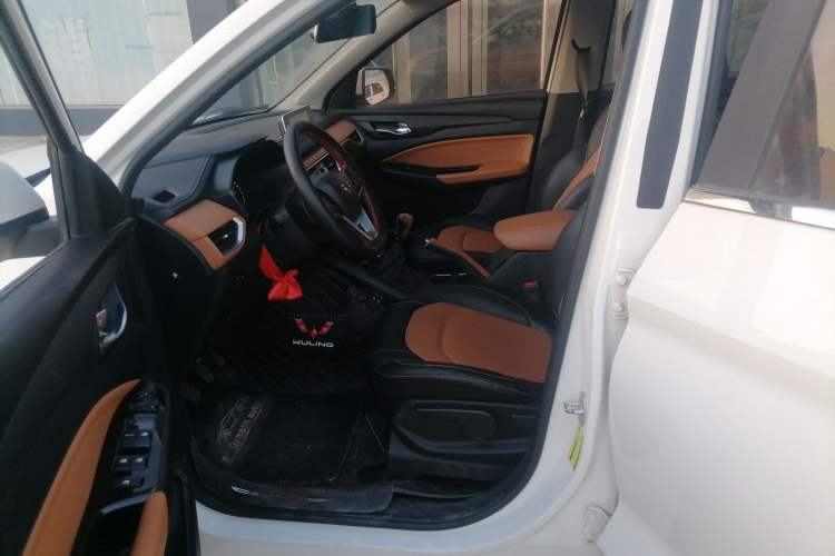 Used Wuling Hongguang S3 2019 1.5L Manual Luxury Model China VI Standard