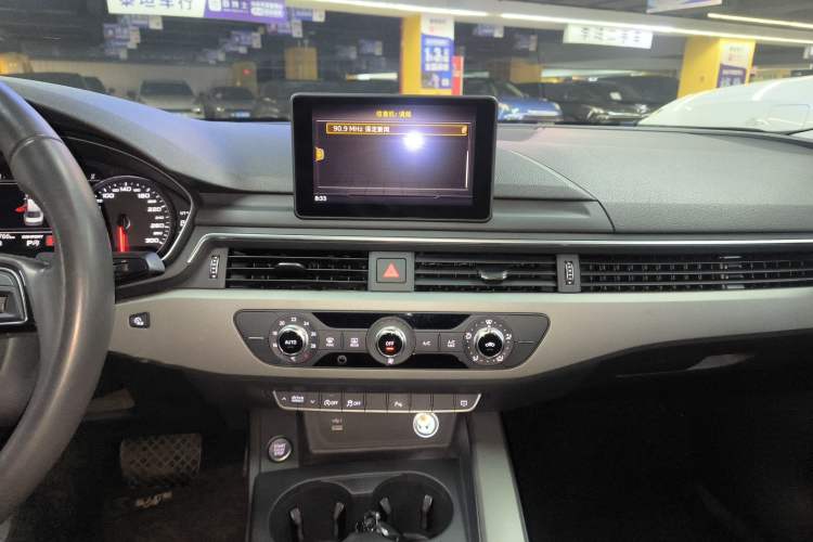 Used Audi A4L 2019 40 TFSI Ambition China VI
