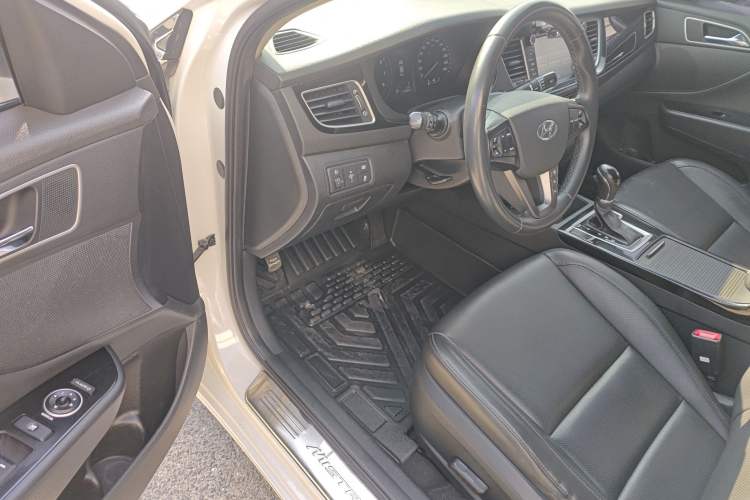 Used Hyundai Mistra 2014 1.8L Automatic Deluxe DLX Model
