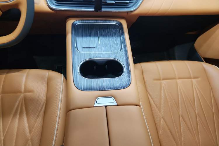 Used Dongfeng eπ eπ008 2025 210 Ultra Range-Extended Version 5 Seats
