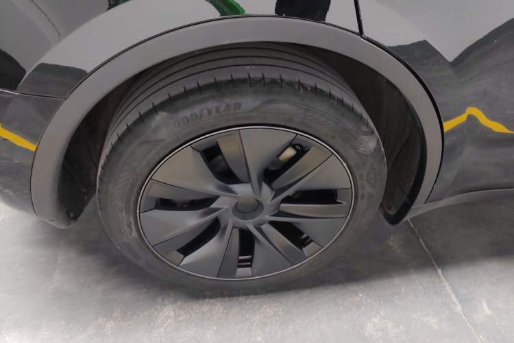 Used Tesla Model Y 2023 Rear-Wheel-Drive Version
