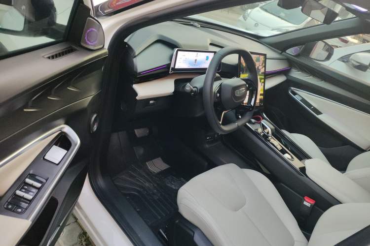 Used Geely Auto Emgrand X7 Sport 2023 Boyue COOL 1.5TD ZhiZun Edition
