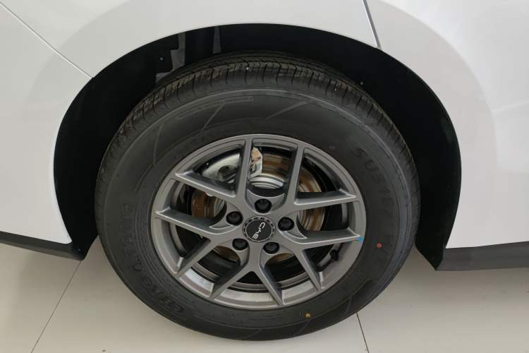 Used BYD Seal 06 New Energy 2025 DM-i Smart Drive 80KM Luxury Model
