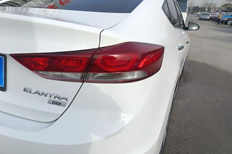 Used Hyundai Elantra 2016 1.6L Automatic ZhiXuan · Luxury Version