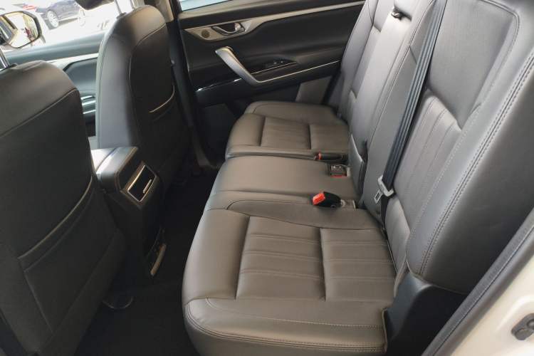 Used Changan CS95 2021 2.0T Two-Wheel Drive Luxury Version
