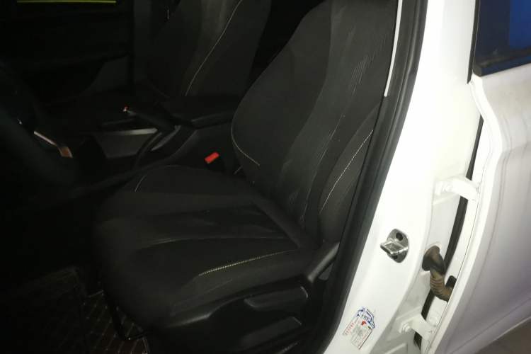 Used Roewe i5 2021 1.5L Manual Platinum Edition
