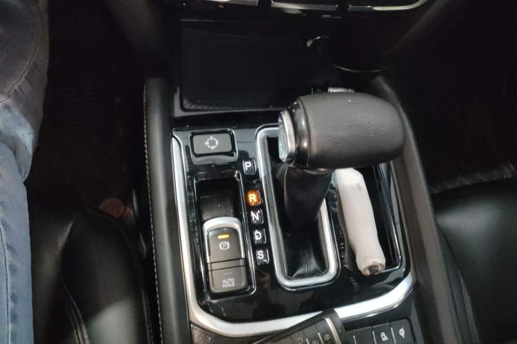 Used GAC Trumpchi GS8 2017 320T Two-Wheel Drive Luxury Smart Connectivity Version (7 Seats)