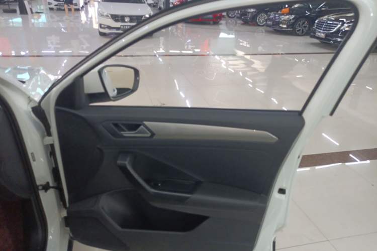 Used Volkswagen T-ROC 2020 230TSI DSG Two-Wheel Drive Advanced Version
