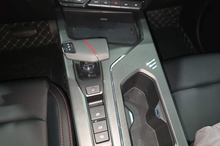 Used Changan X5 PLUS 2024 1.5T DCT ZhiZun Version