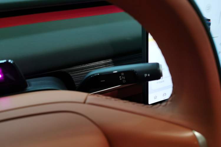 Used ONVO L60 2024 60 kWh Rear-Drive Version