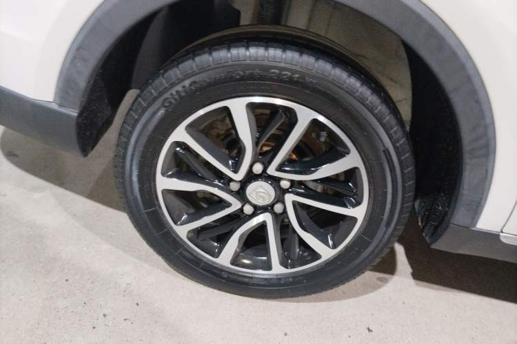 Used Baojun 730 2019 1.5T Manual Fashion Model 7-seater National V
