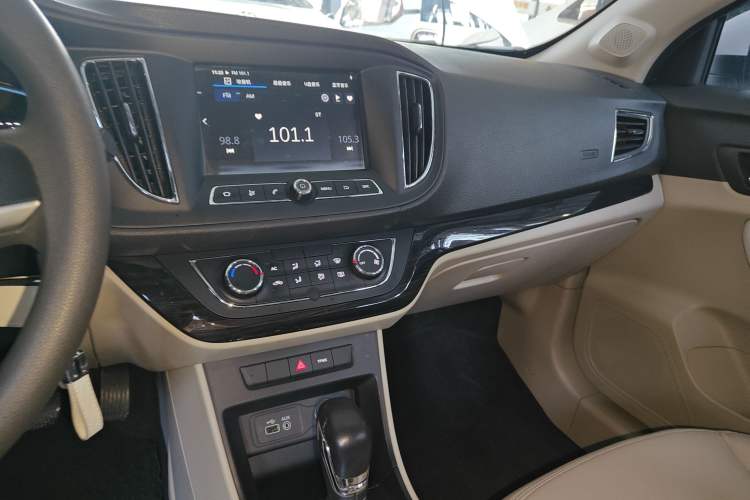 Used Roewe 360 2015 1.5L Automatic Luxury Edition
