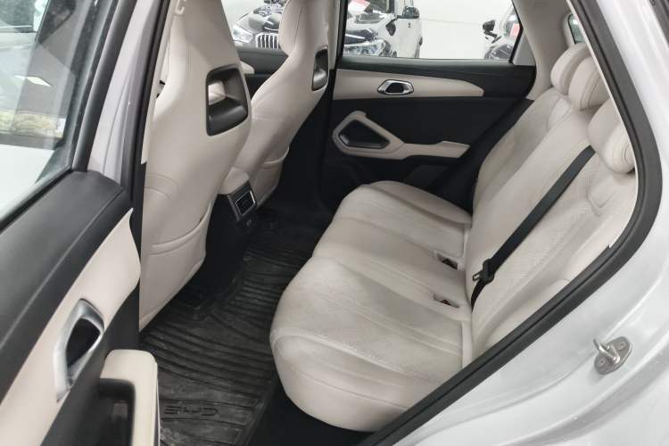 Used BYD Yuan UP 2025 Intelligent Driving Version 401 km Leading Edition
