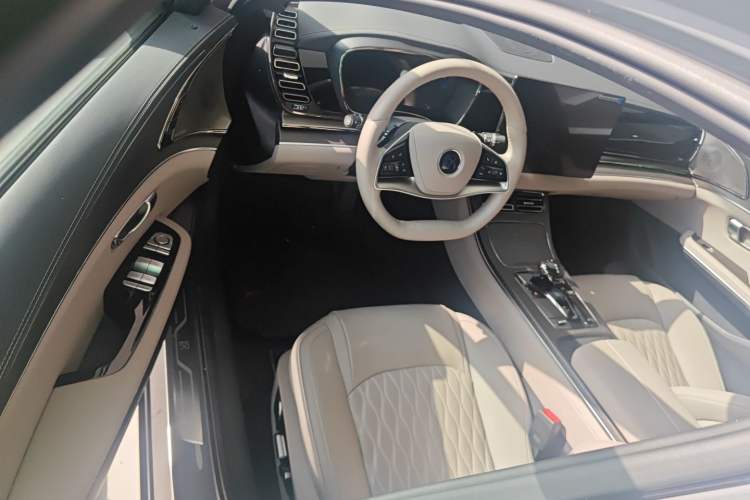 Used BYD Han 2025 EV with 701 km of Laser Radar-Enabled Intelligent Driving
