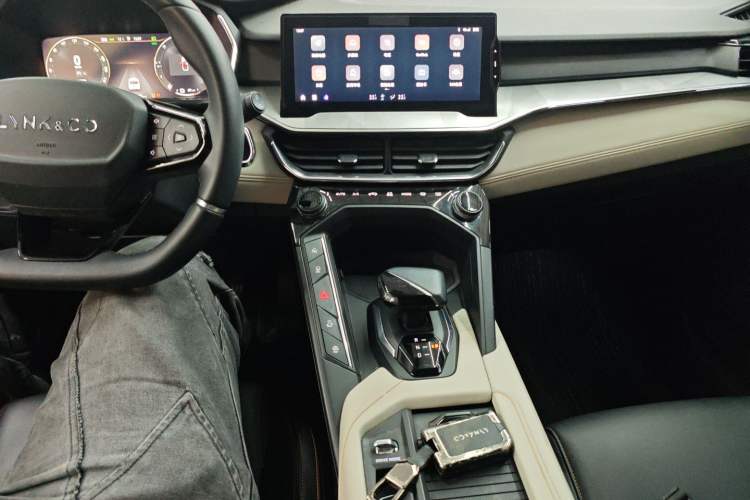 Used Lynk & Co 06 EM-P 2022 PHEV 84 km Range Pro Version
