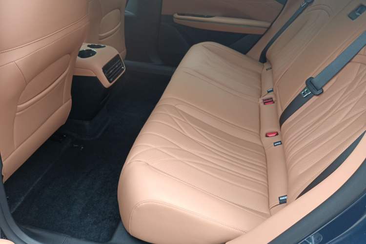 Used Geely Galaxy Galaxy 8 2025 130km EM-i Deluxe Edition
