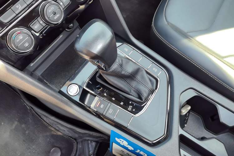 Used Volkswagen Tiguan L 2019 Updated Version 330TSI Automatic Two-Wheel Drive Panoramic Comfort Edition China VI Standard
