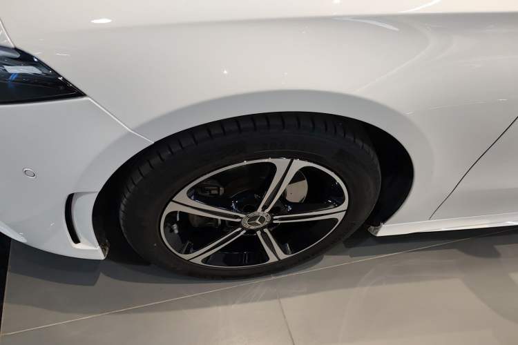 Used Mercedes-Benz A-Class 2022 Revised Version A 200 L Sport Sedan Fashionable Style
