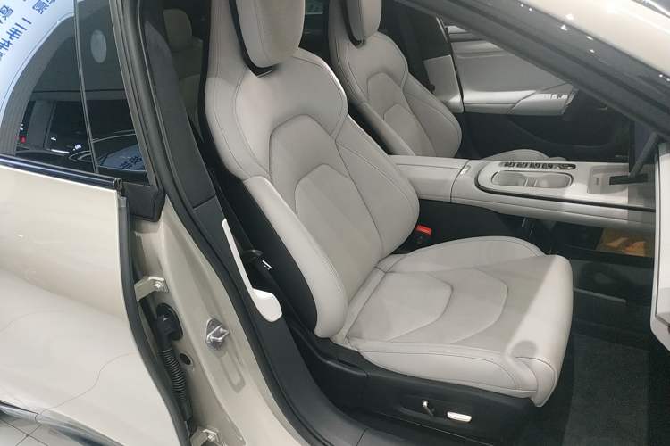 Used  SU7 2024 Four-Wheel Drive Ultra-Long Range Advanced Intelligent Driving Max Edition
