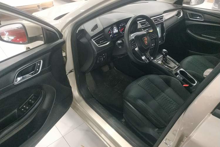 Used Roewe i5 2019 1.5L Automatic 4G Connected Langyue Edition
