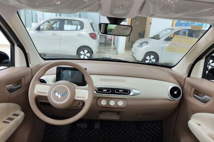 Used Wuling Hongguang MINIEV 2025 Four-Door Version Advanced Edition
